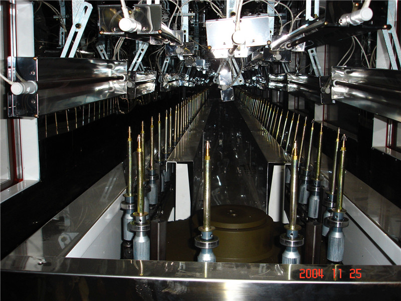 紅（hóng）外線固化爐內境